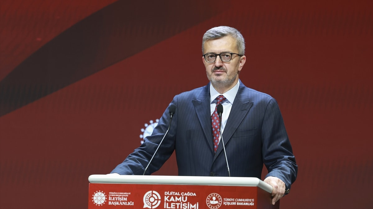 Burhanettin Duran: Dünyanın neresinde olursa olsun zulme uğrayanların yanında olacağız