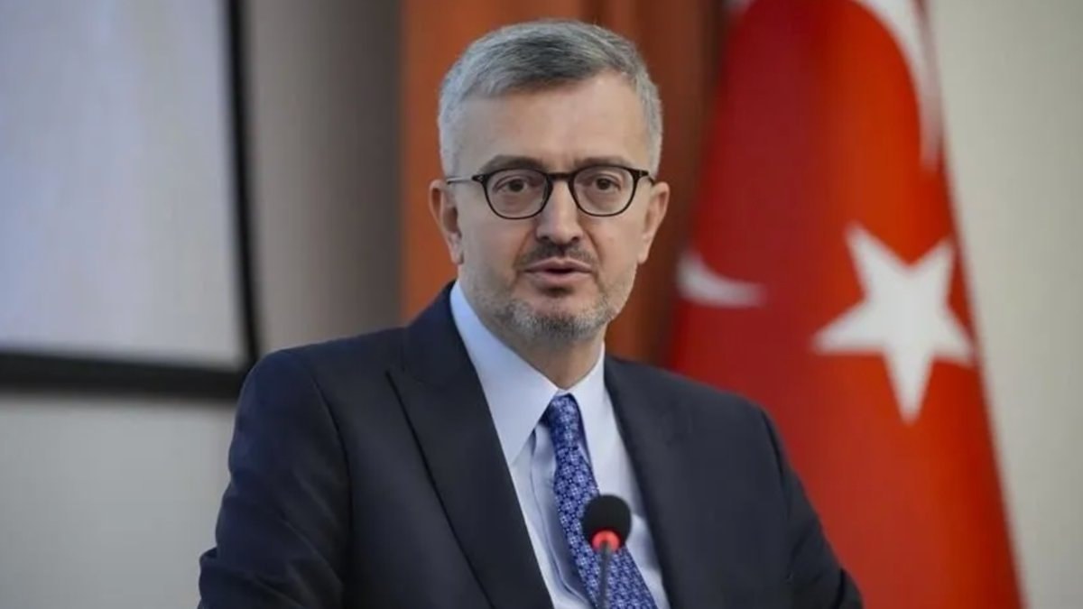 Burhanettin Duran, Marmara Depremi’nde hayatını kaybedenleri andı