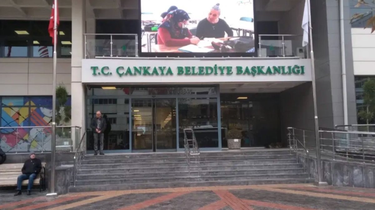 Çankaya Belediye Başkan Vekili Haldun Güler ve 33 meclis üyesi Yeni Parti’ye katıldı