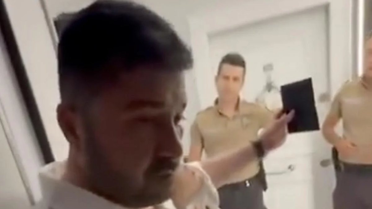 CHP’li vekil Ahmet Baran Yazgan’dan ‘dokunulmazlığımı kaldırın’ çağrısı