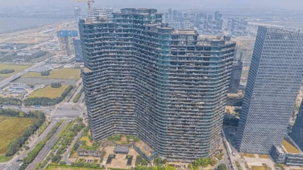 Çin’de 20 bin nüfuslu bütün ilçe tek binada yaşıyor