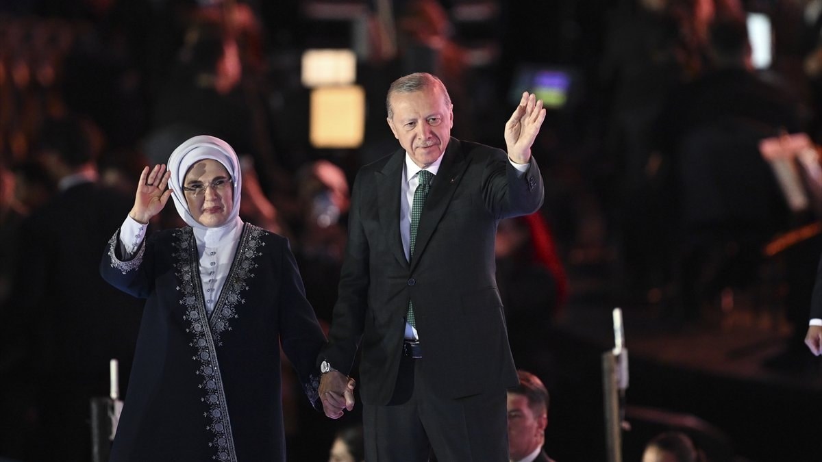 Cumhurbaşkanı Erdoğan 25’inci yıl kutlamaları için miting alanına geldi