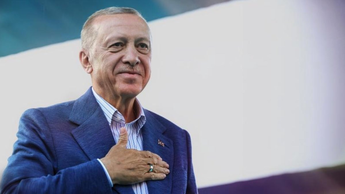 Cumhurbaşkanı Erdoğan, AK Parti’nin 25. kuruluş yıl dönümü dolayısıyla makale kalem aldı