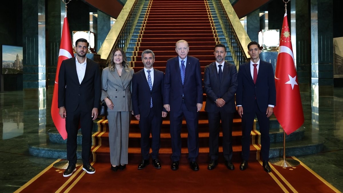 Cumhurbaşkanı Erdoğan, Süper Lig’e çıkan takımların heyetlerini kabul etti