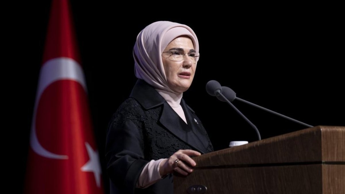 DAVOS’tan Emine Erdoğan’a davet: Liderler zirvesinde açılış konuşması yapacak