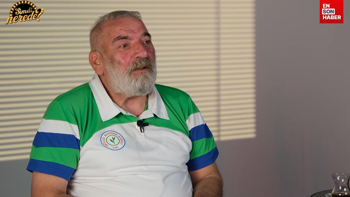 Ekrem Abi Kolpaçino Sahnelerini izledi