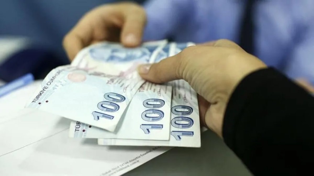 Emeklilere zam farkının ödeneceği tarih netleşti