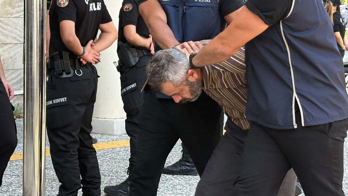 FETÖ’cü Burkay Karatepe’nin ablası da gözaltında