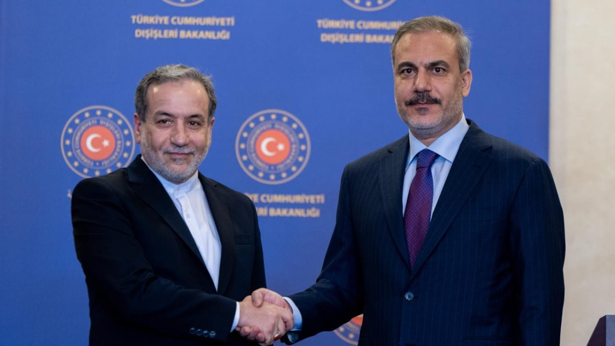 Hakan Fidan, İranlı mevkidaşı Abbas Arakçi ile görüştü
