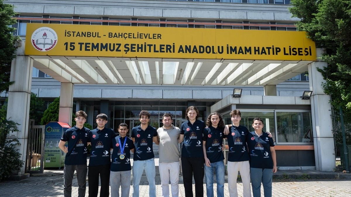 İmam hatipliler, Kanada’daki teknoloji yarışmasında 4 dünya derecesi kazandı: Drone alanında şampiyonluk geldi