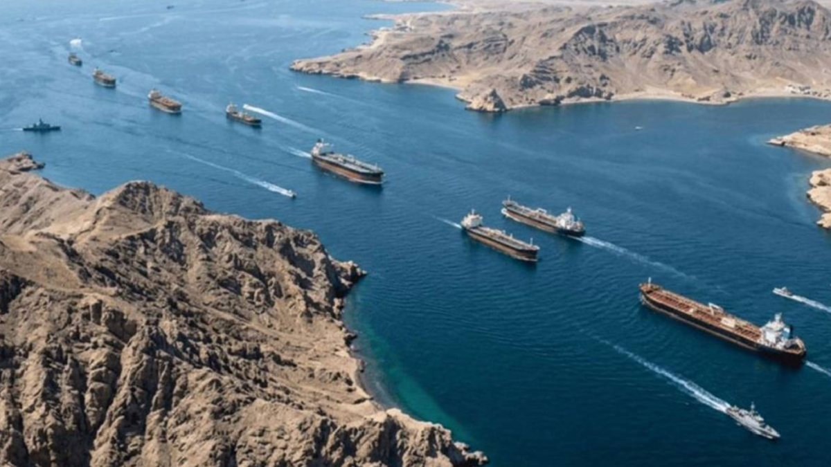 İran: İsrail ve ABD gemilerine Hürmüz Boğazı geçişi yok