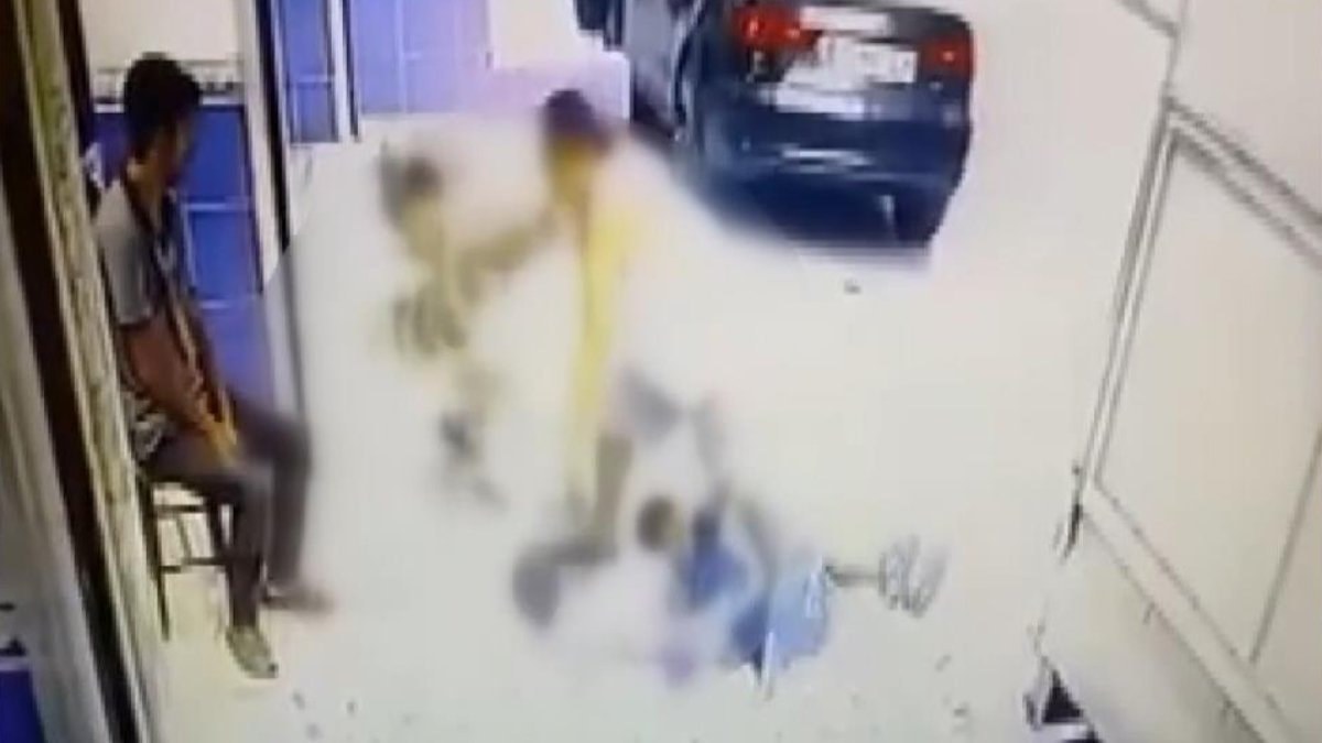 İstanbul’da çocuklara yönelik vahşet: Sokak ortasında yakalayıp darbetti