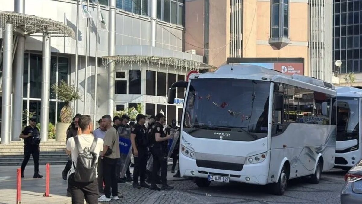 İzmit Belediyesi yolsuzluk soruşturmasında yeni görüntüler: Figan Çetin’e para dolu zarf