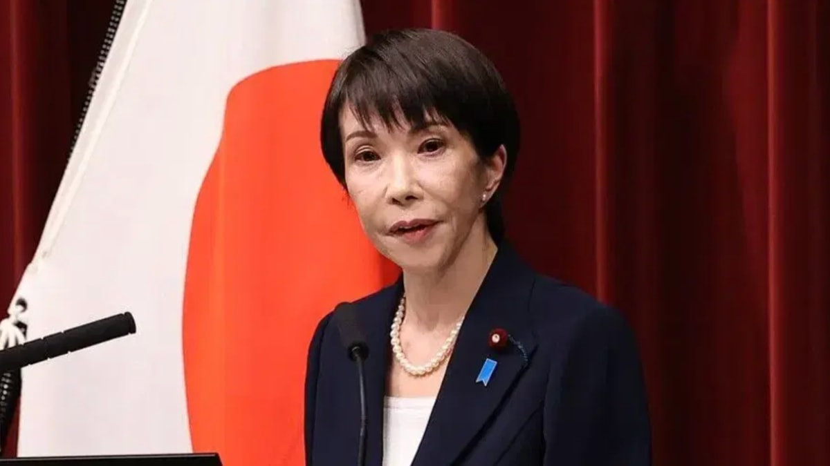 Japonya Başbakanı, hamam böceği ile ‘arkadaş’ oldu: Gidince yalnız kaldım