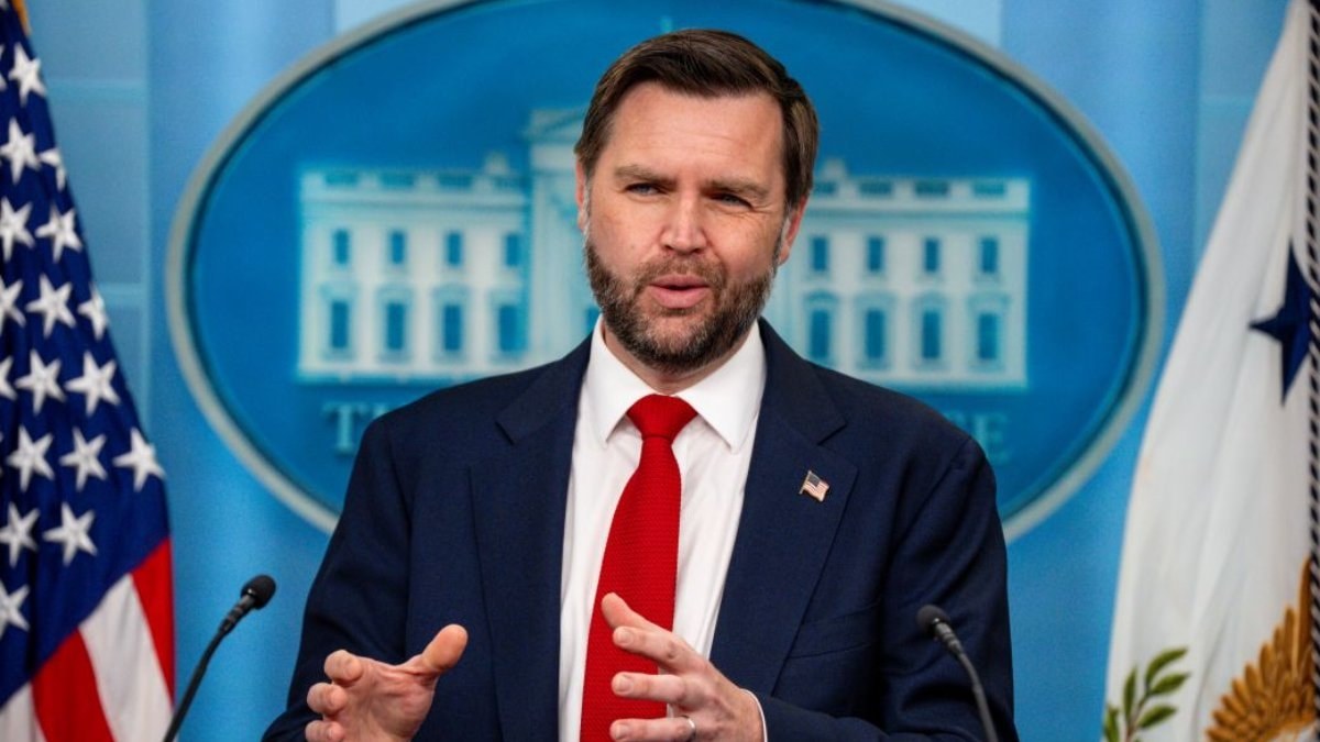 JD Vance duyurdu: Hürmüz’den çıkan petrol ve gaz miktarını artıracağız