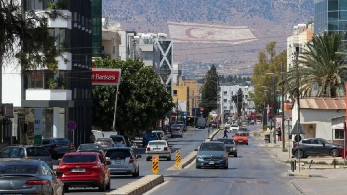 KKTC’de sıcakta açık alanda öğle saatlerinde çalışma 10 gün yasaklandı