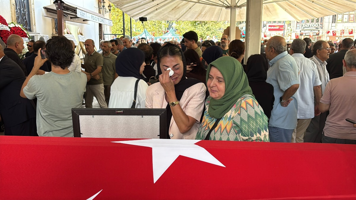 Kocaeli eski Milletvekili Azize Sibel Gönül, son yolculuğuna uğurlandı
