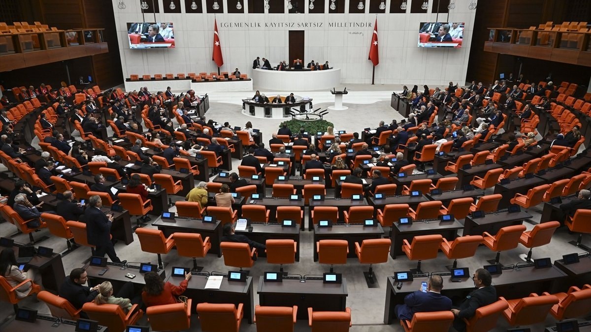 Meclis’te sandalye dağılımı değişti: Yeni Yol yeniden grup kurma sayısına erişti