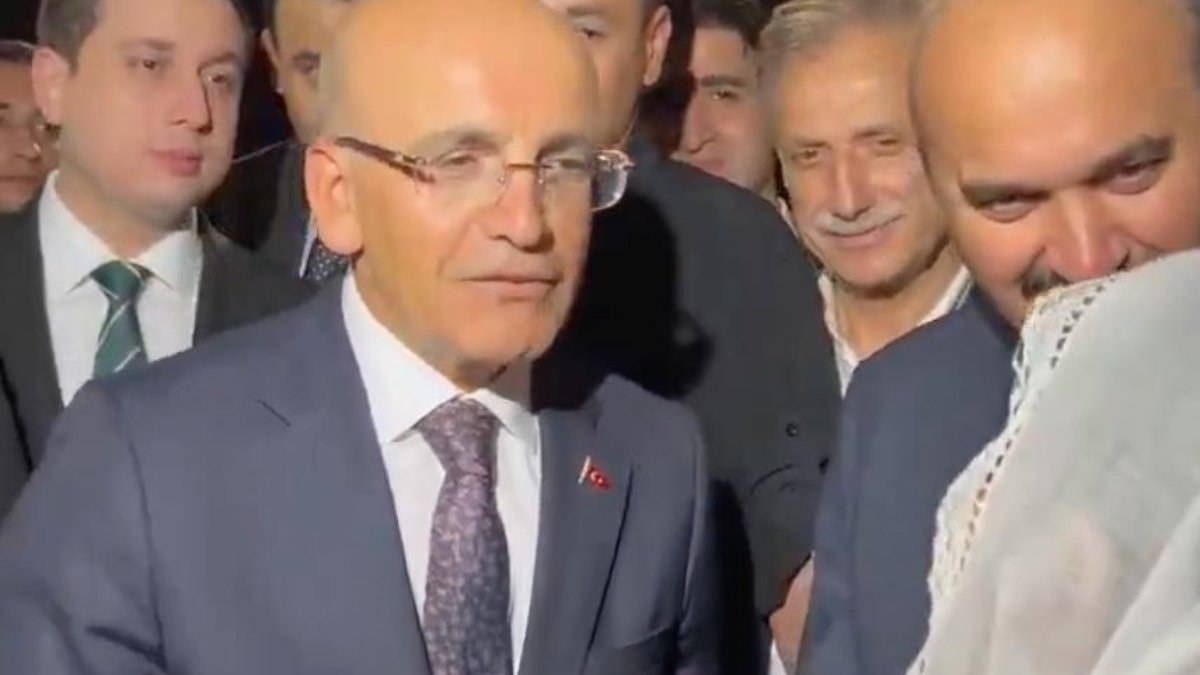 Mehmet Şimşek, Batmanlı kadınla Kürtçe konuştu