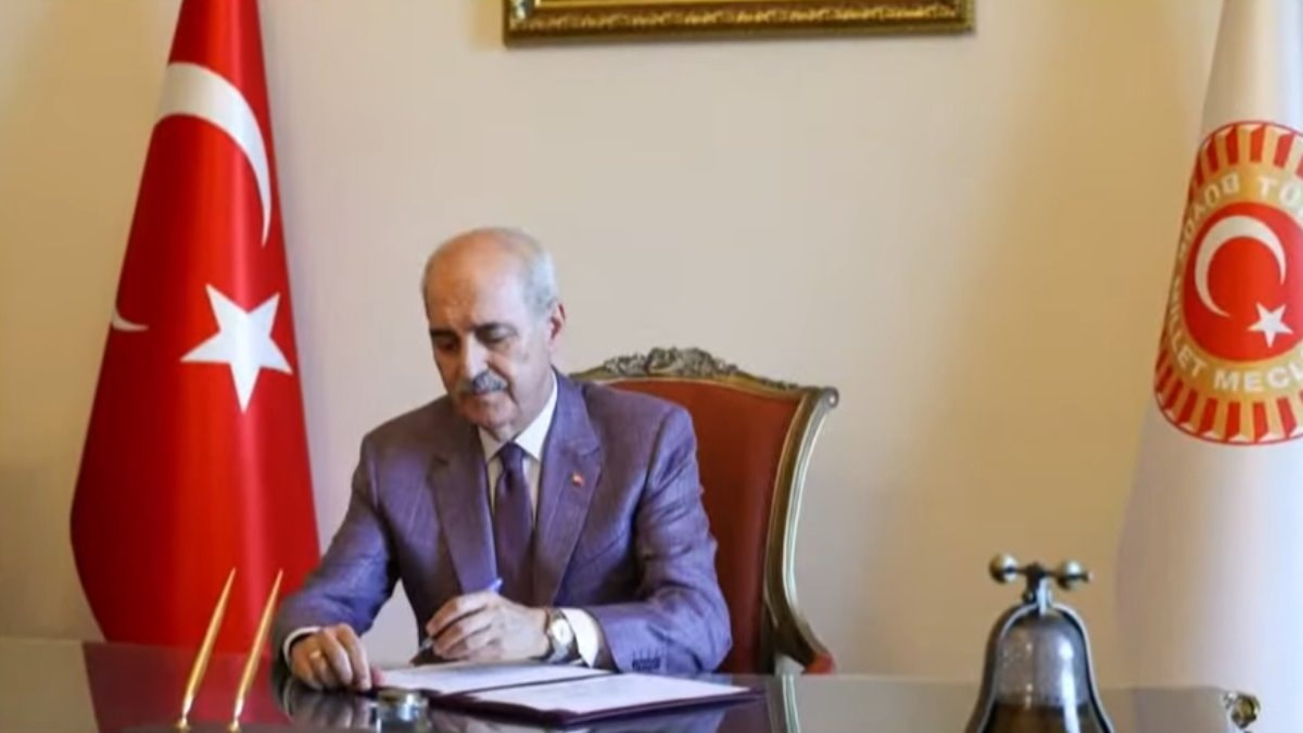 Numan Kurtulmuş ‘çerçeve yasa’ için imza attı