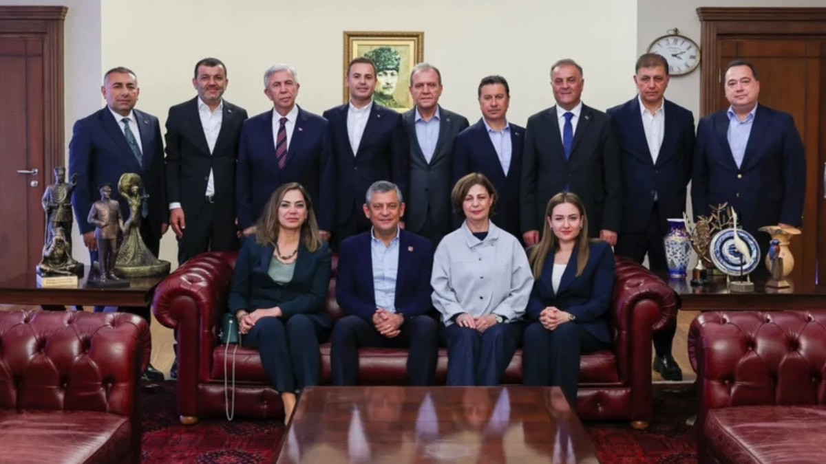 Özgür Özel, büyükşehir belediye başkanlarından istediği desteği bulamadı