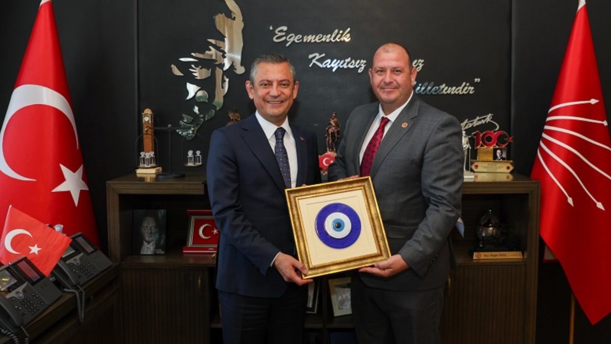 Özgür Özel, ‘rüşvet’ mesajları ortaya çıkan İlkay Çiçek’i bakanlığa layık gördüğü sözleri gündem oldu