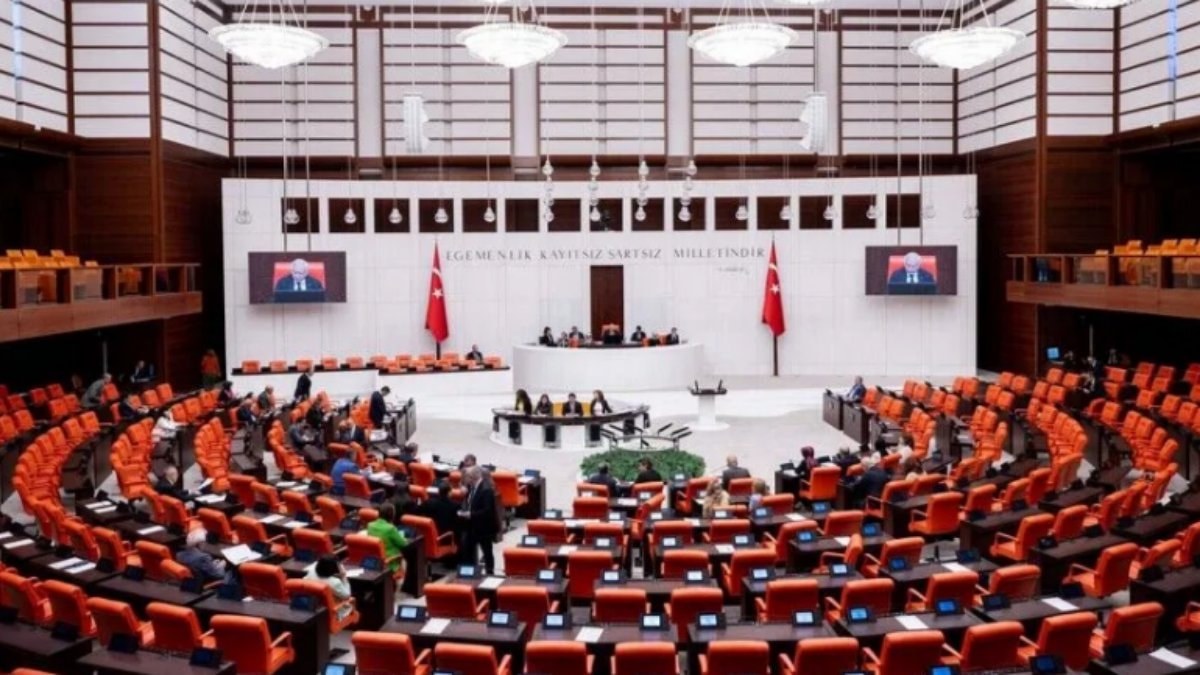 Suça sürüklenen çocuklara ilişkin teklifin ilk 2 maddesi kabul edildi
