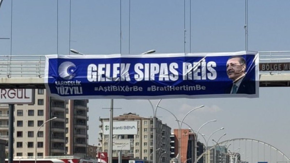 Terörsüz Türkiye sevinci: Diyarbakır’da Cumhurbaşkanı Erdoğan’a teşekkür pankartları