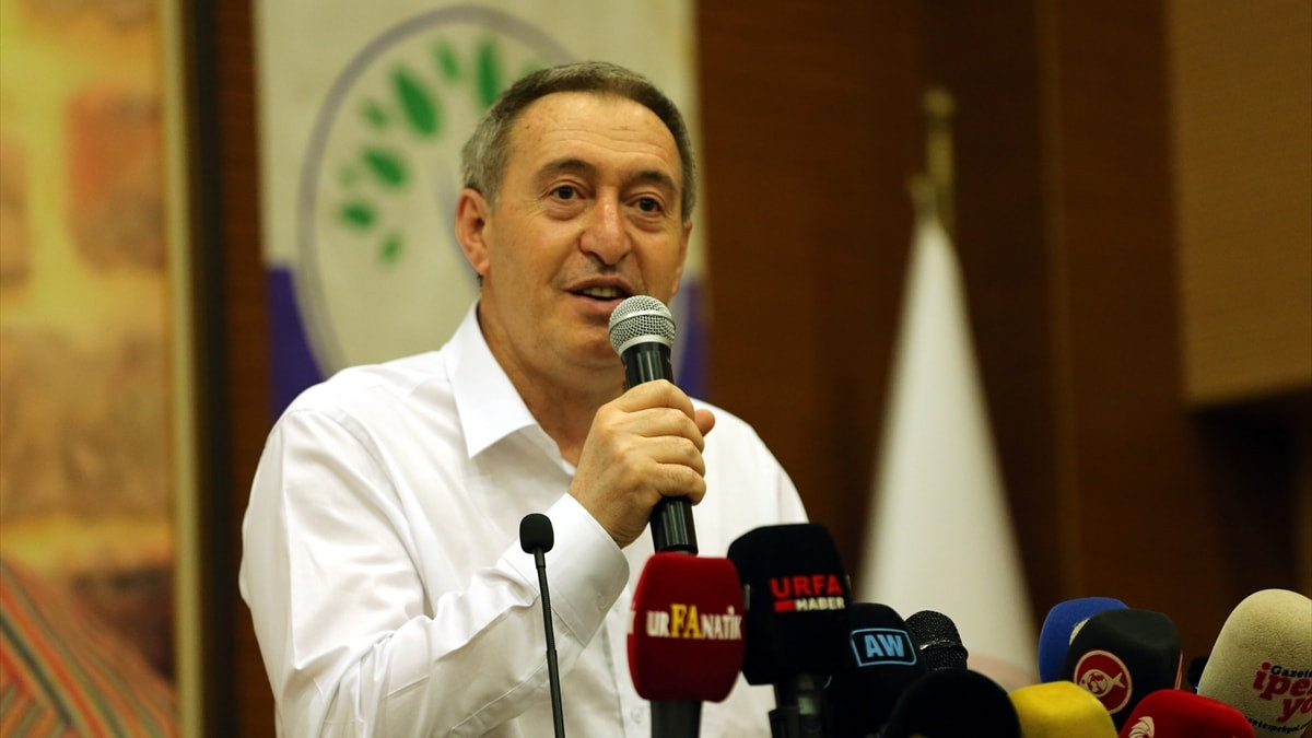 Tuncer Bakırhan, Şanlıurfa’da “Barış ve Demokratik Toplum Buluşmaları”na katıldı