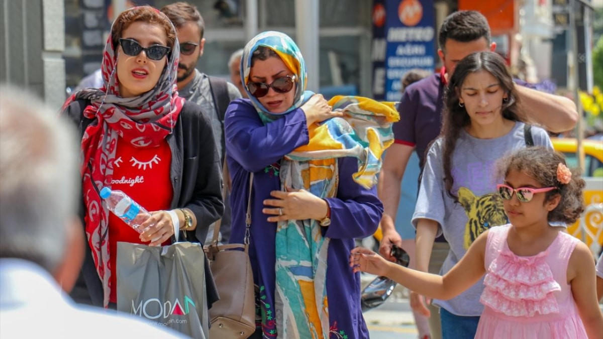 Van, eğlence arayan İranlı turistlerin uğrak noktası haline geldi