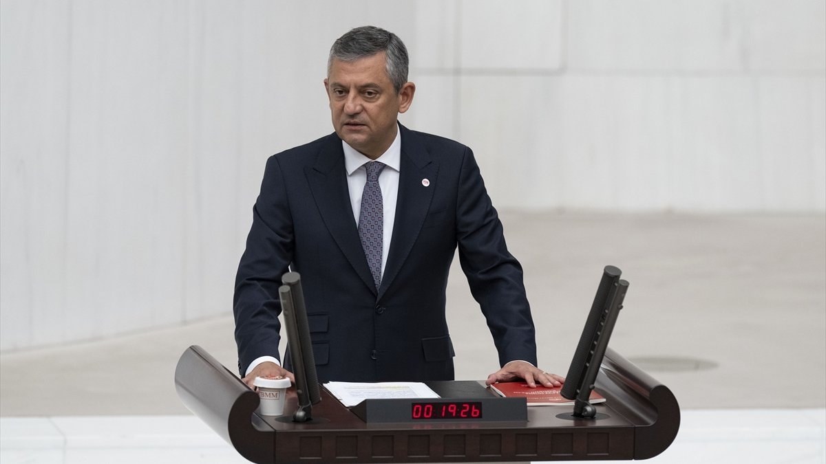Yeni Parti bağışçıları, ‘Çerçeve Yasa’ya evet diyen Özgür Özel’e haklarını ‘haram’ etti