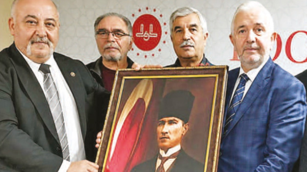 Atatürk için mevlit okutan Kocaeli İl Müftüsü, görevden alındı