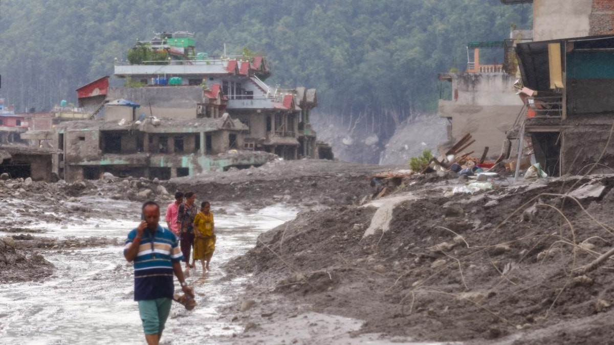 BM: Nepal’deki seller 2,2 milyon ton enkaz bıraktı