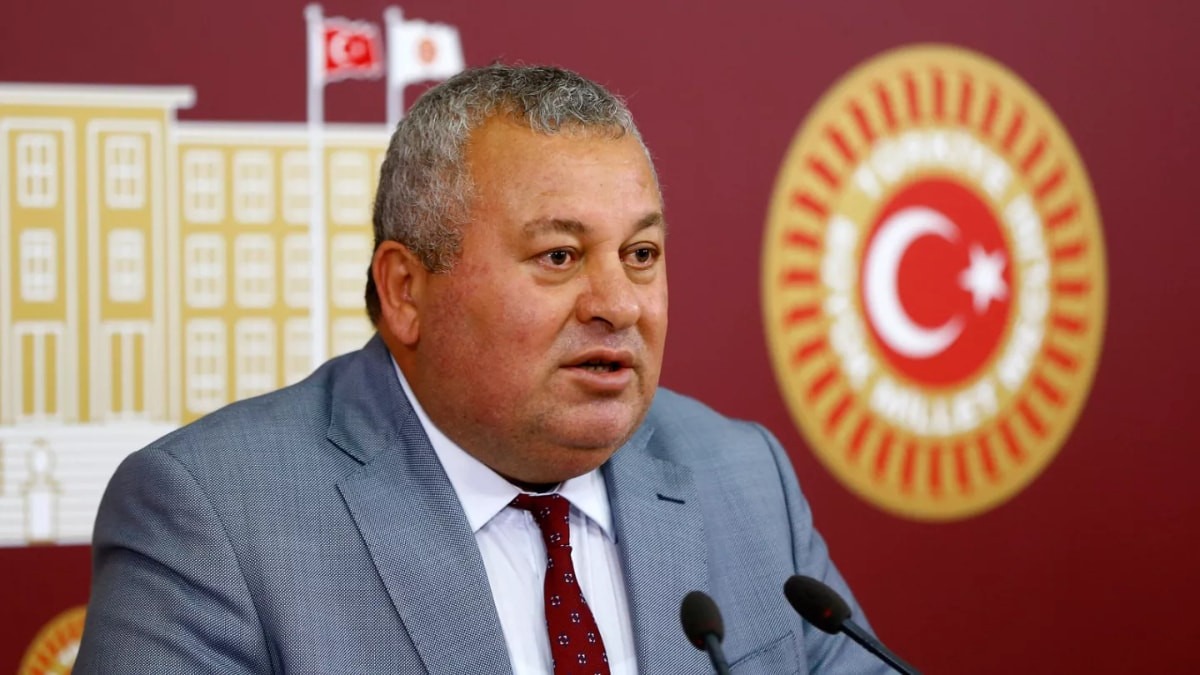 Cemal Enginyurt’un fotoğrafını paylaştığı gece kulübüne ortak olduğu ortaya çıktı