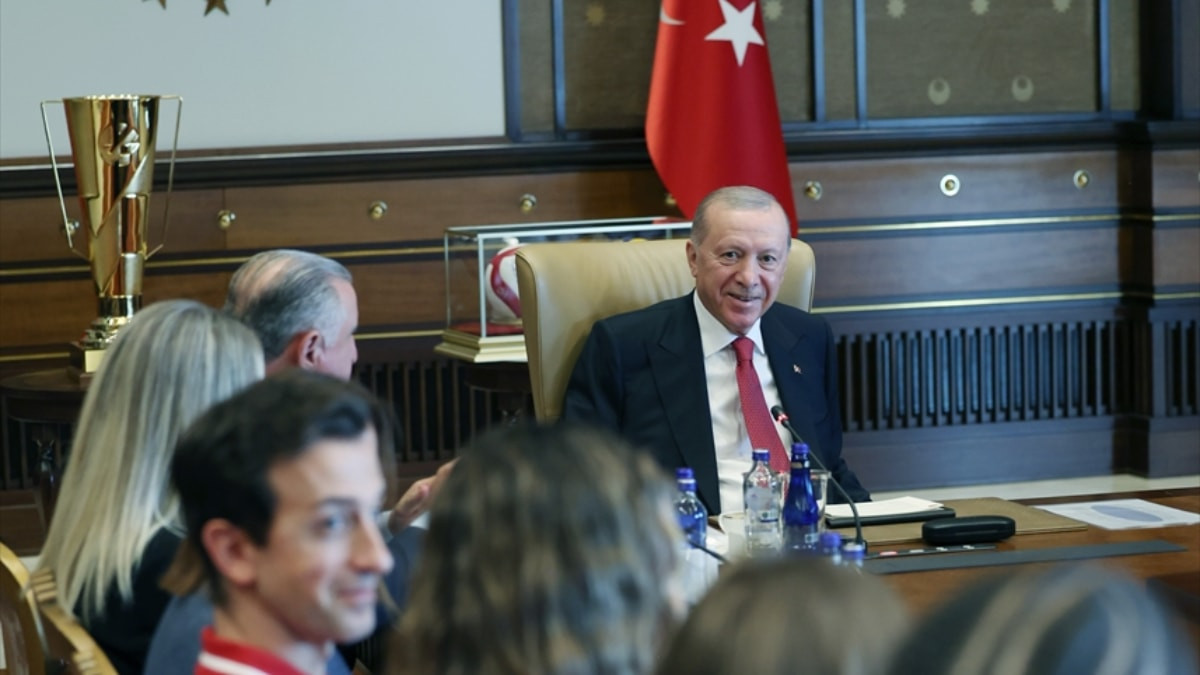 Cumhurbaşkanı Erdoğan, A Milli Kadın Voleybol Takımı’nı kabul etti