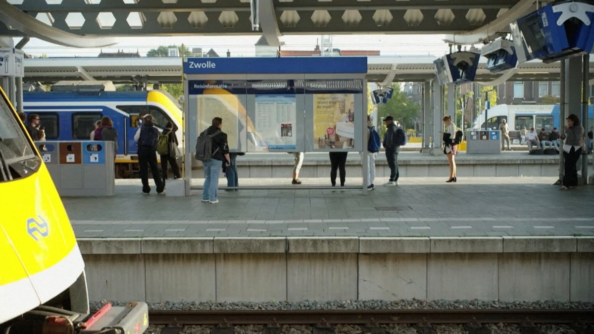 Hollanda’daki tren arızalarıyla ilgili şüpheler çiftçilerin üzerinde