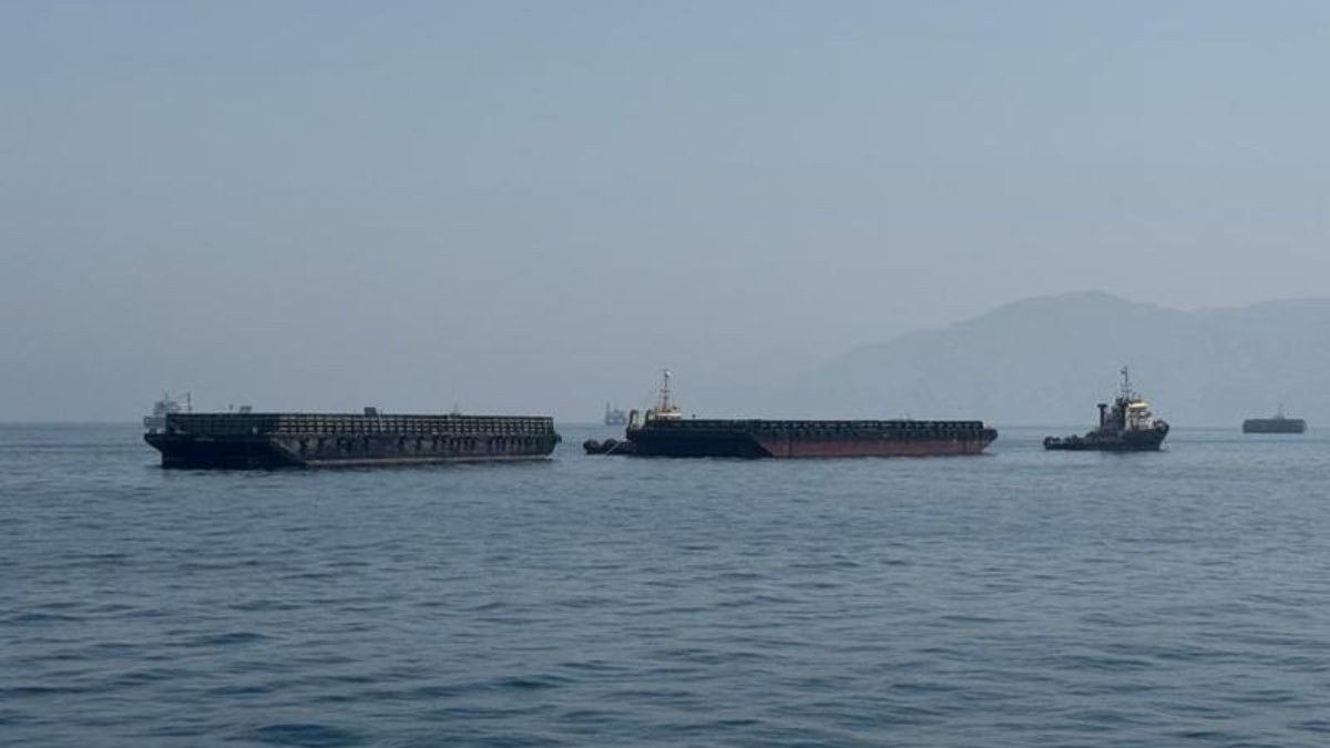 Hürmüz Boğazı’ndan geçen bir tanker Umman açıklarında vuruldu