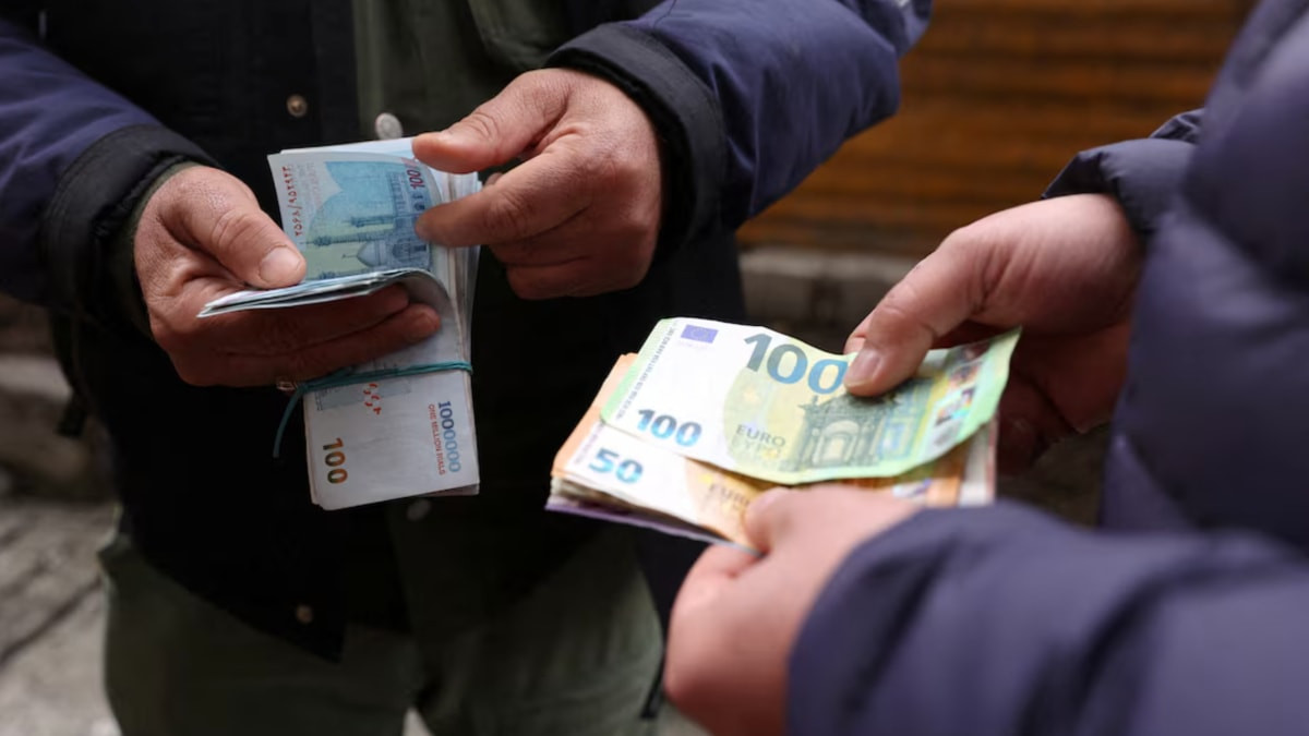 İran: Halkın üzerindeki ekonomik baskıyı inkar etmiyoruz