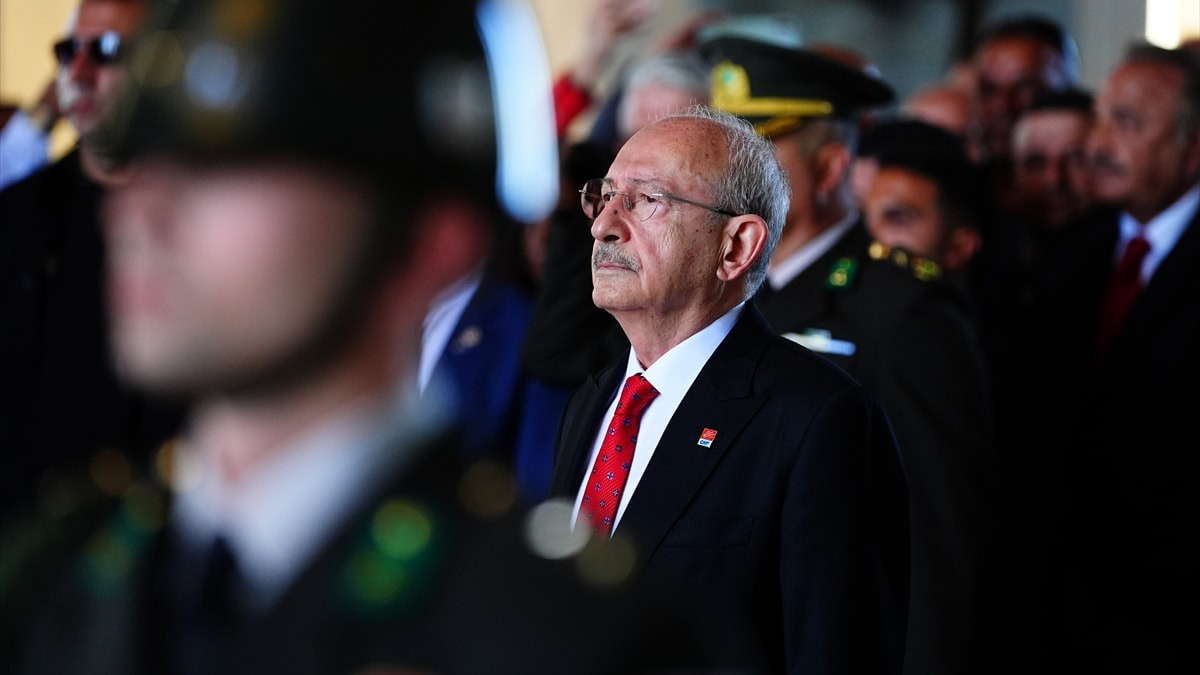 Kemal Kılıçdaroğlu, CHP’nin kuruluş yıl dönümünde Anıtkabir’i ziyaret etti