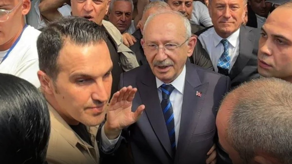 Kemal Kılıçdaroğlu’na İzmir’de coşkulu karşılama