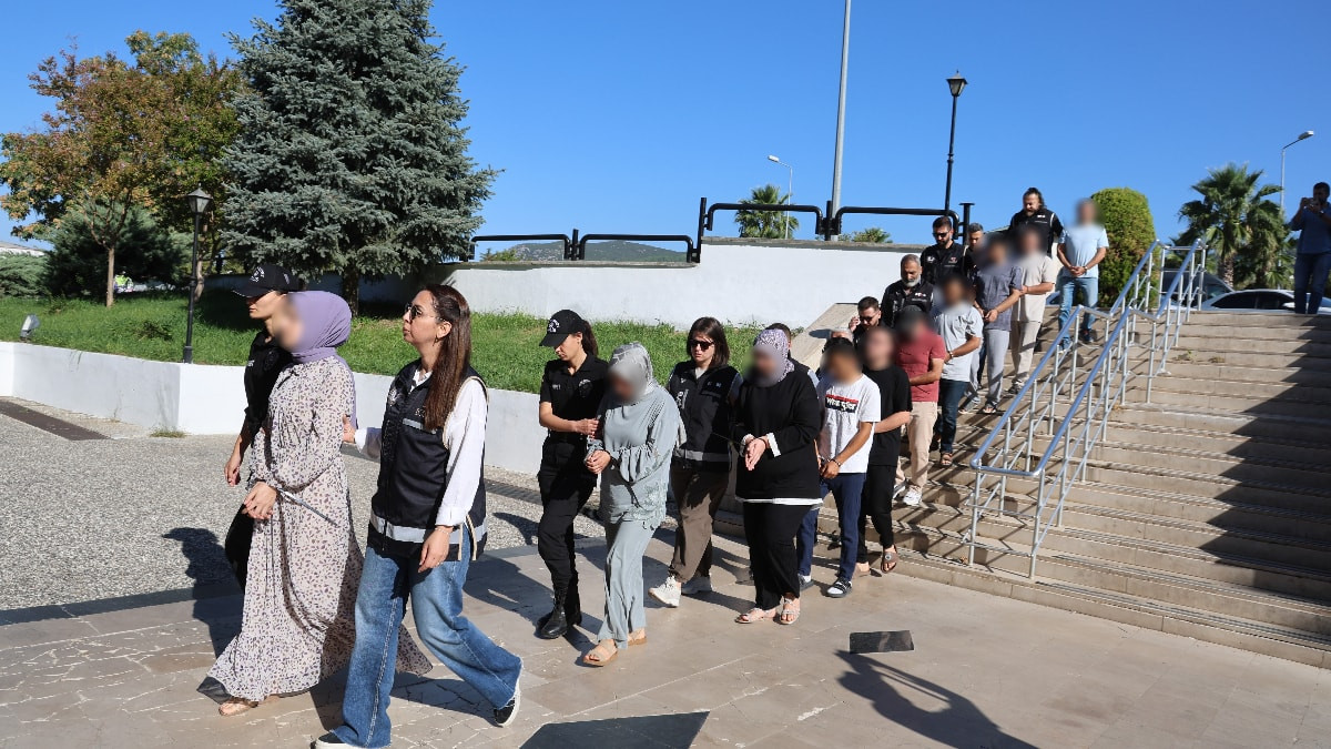 Muğla’da yurt dışına kaçmaya çalışan FETÖ üyeleri adliyeye sevk edildi