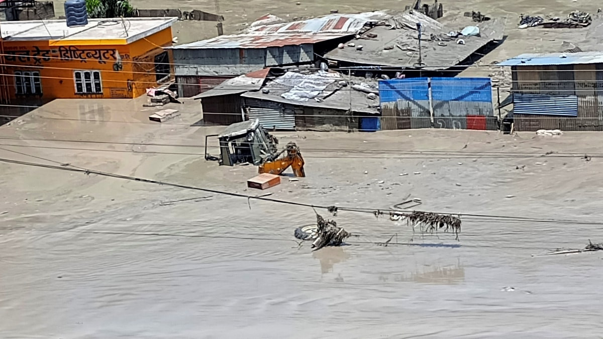 Nepal’de hayatını kaybedenlerin sayısı bin 344’e yükseldi