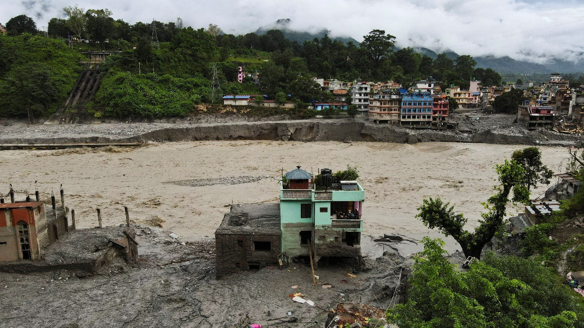 Nepal’deki selde hayatını kaybedenlerin sayısı bin 114’e çıktı