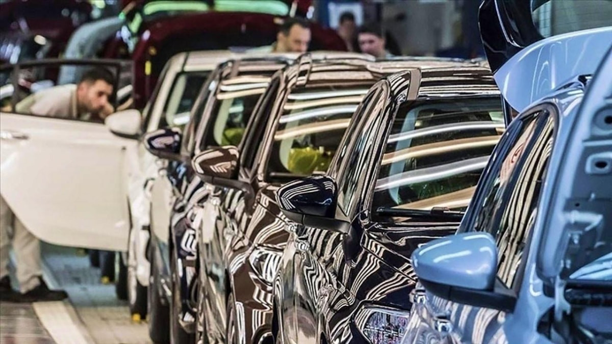 Otomotiv endüstrisi ağustosta ihracatta ilk sırada