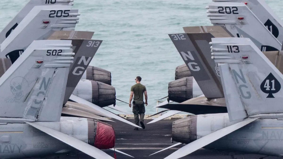 USS Abraham Lincoln’ın mürettebatı gündemde: Tayland’da kavgaya karıştılar